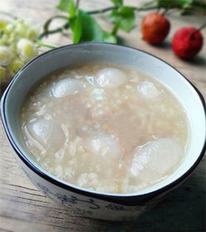荔枝粥的做法及功效