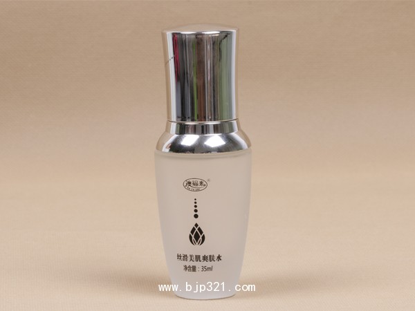 丝滑美肌爽肤水